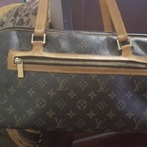 LOUIS Cite Monogram VUITTON TOTE